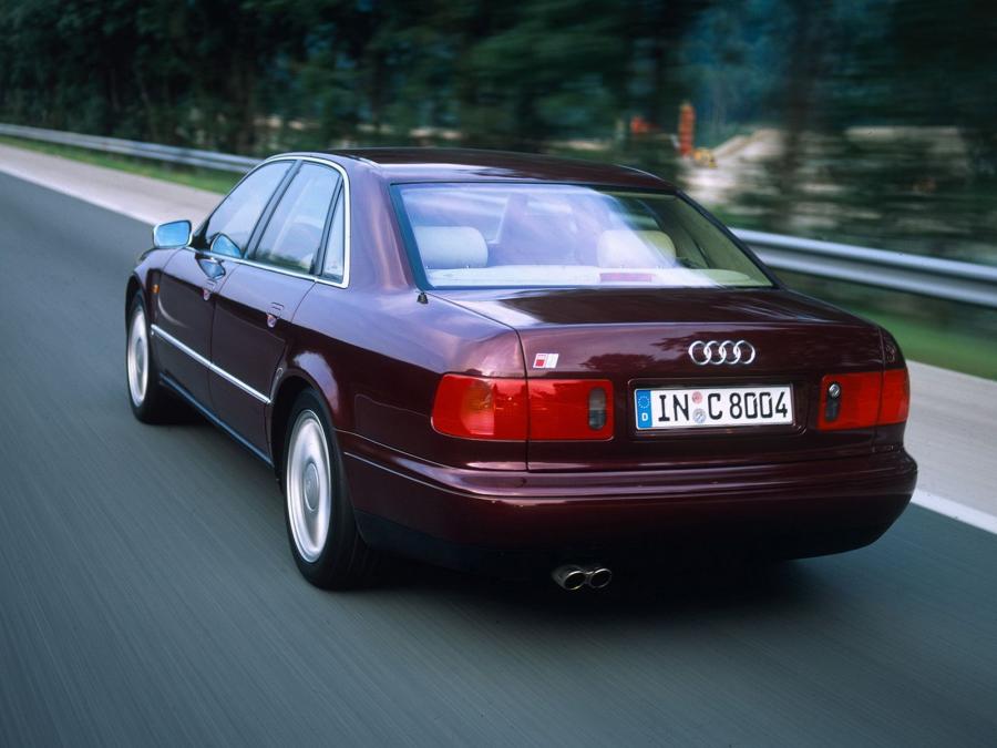  Audi S8 (D2) 1996 года  (фото 11 из 14)